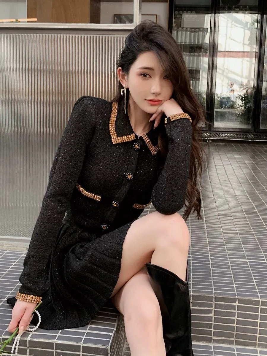 A complete set of tea-style outfits. Rich family's daughter, French style, black sequined knitted cardigan, pleated skirt suit