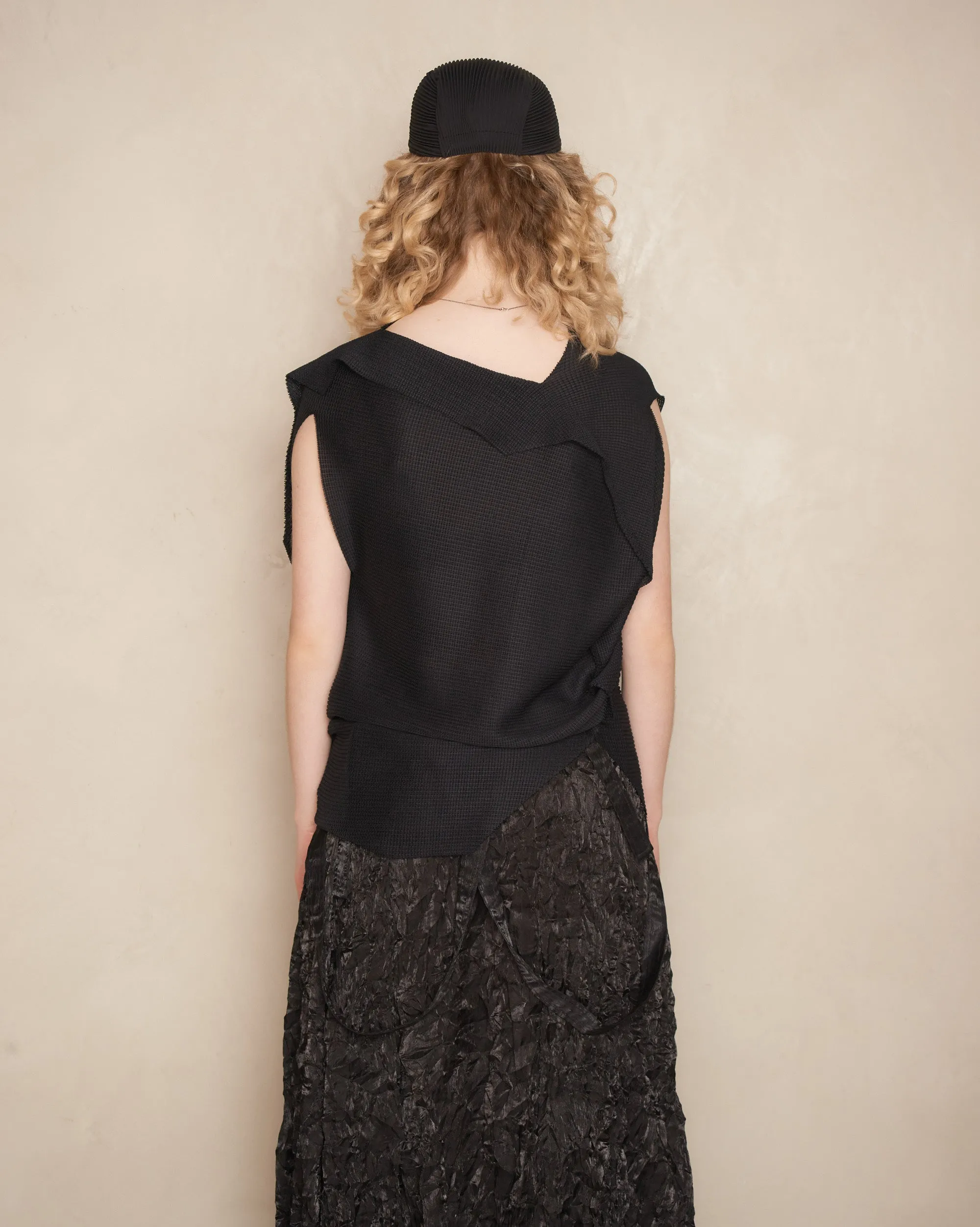 Black Sleeveless Drape Pleat Top