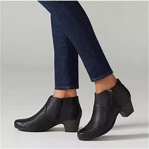 Clarks Valarie 2 Sofia - Black Leather