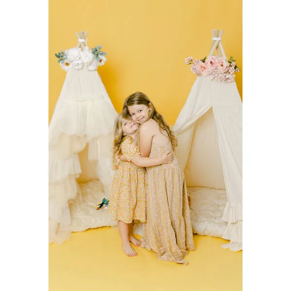 E&E Ivory Ruffle Tulle Play Tent