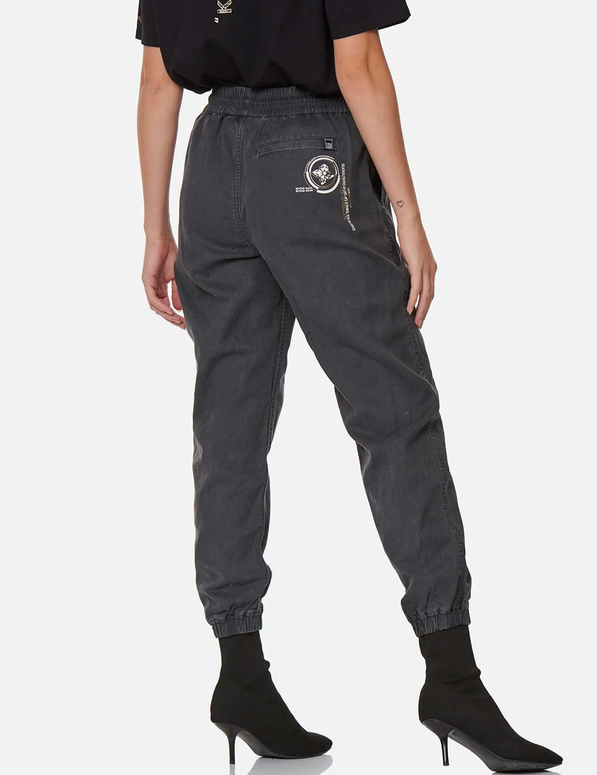 Hannya Safety Pin Jogger Jeans