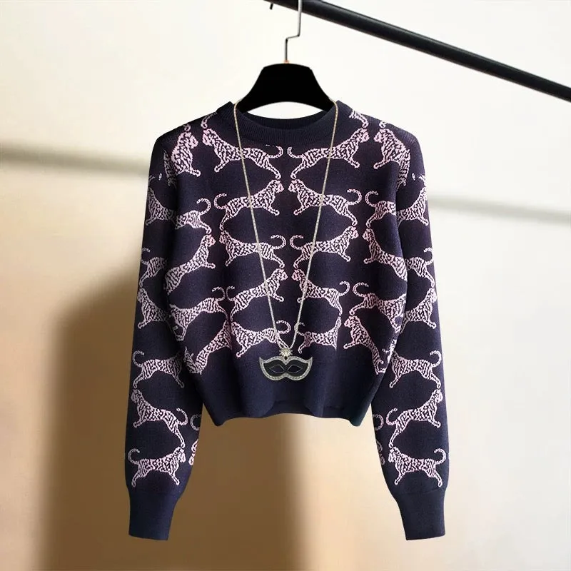High-end tiger embroidered high-waisted pullover sweater for women in autumn and winter new warm short style slimming bottoming 