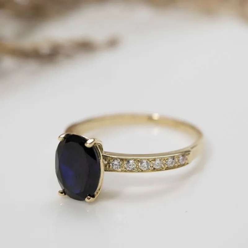 Little White Zircon Gold Ring and Black Harkon 7x9