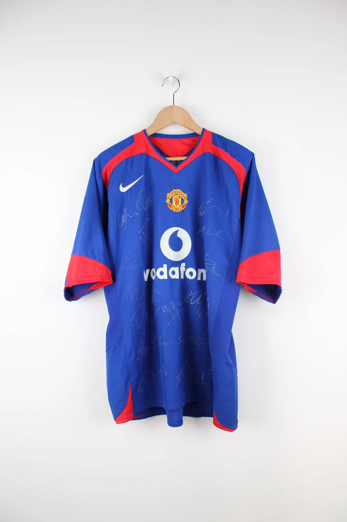 Manchester United 2005/06 Signed Football Shirt