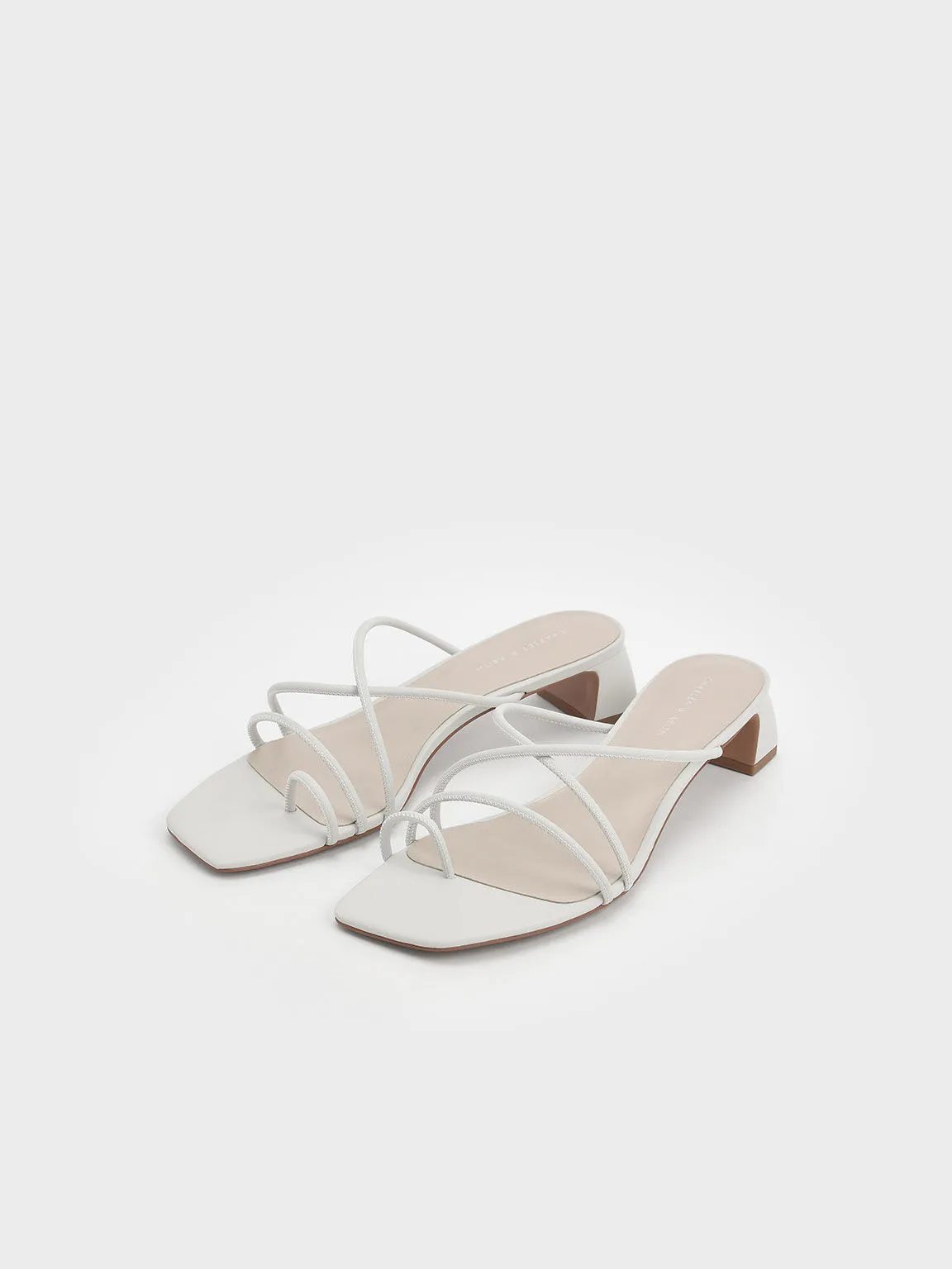 Meadow Strappy Toe Ring Sandals - White