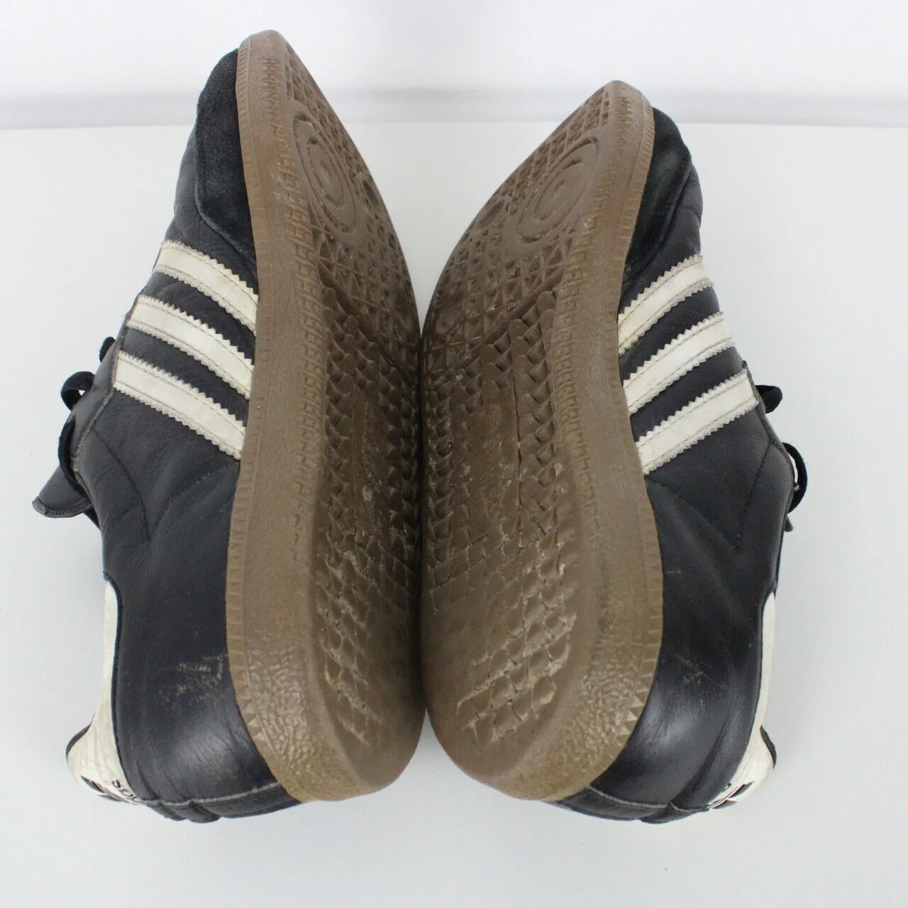 Mens ADIDAS 00s Samba Trainers Black | UK 10.5