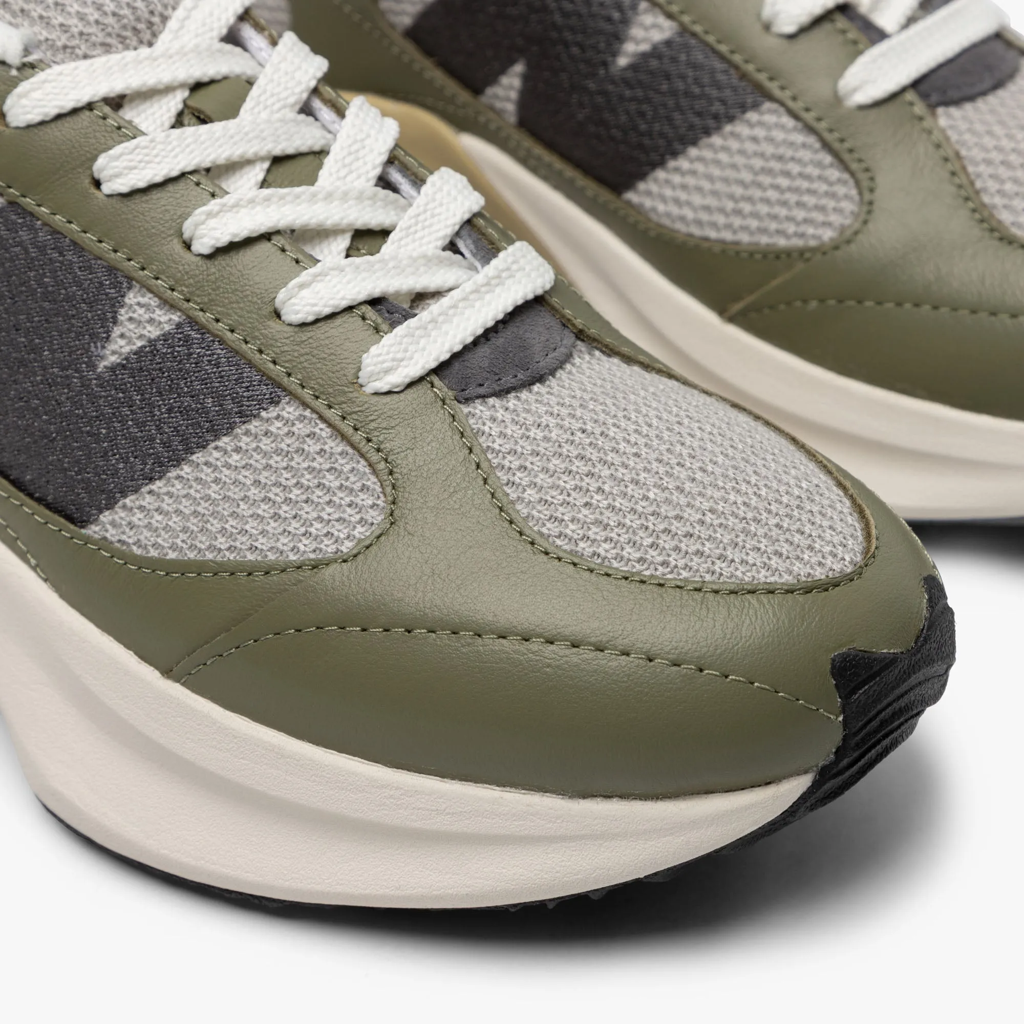 New Balance WRPD Runner Dark Olive / Sea Salt
