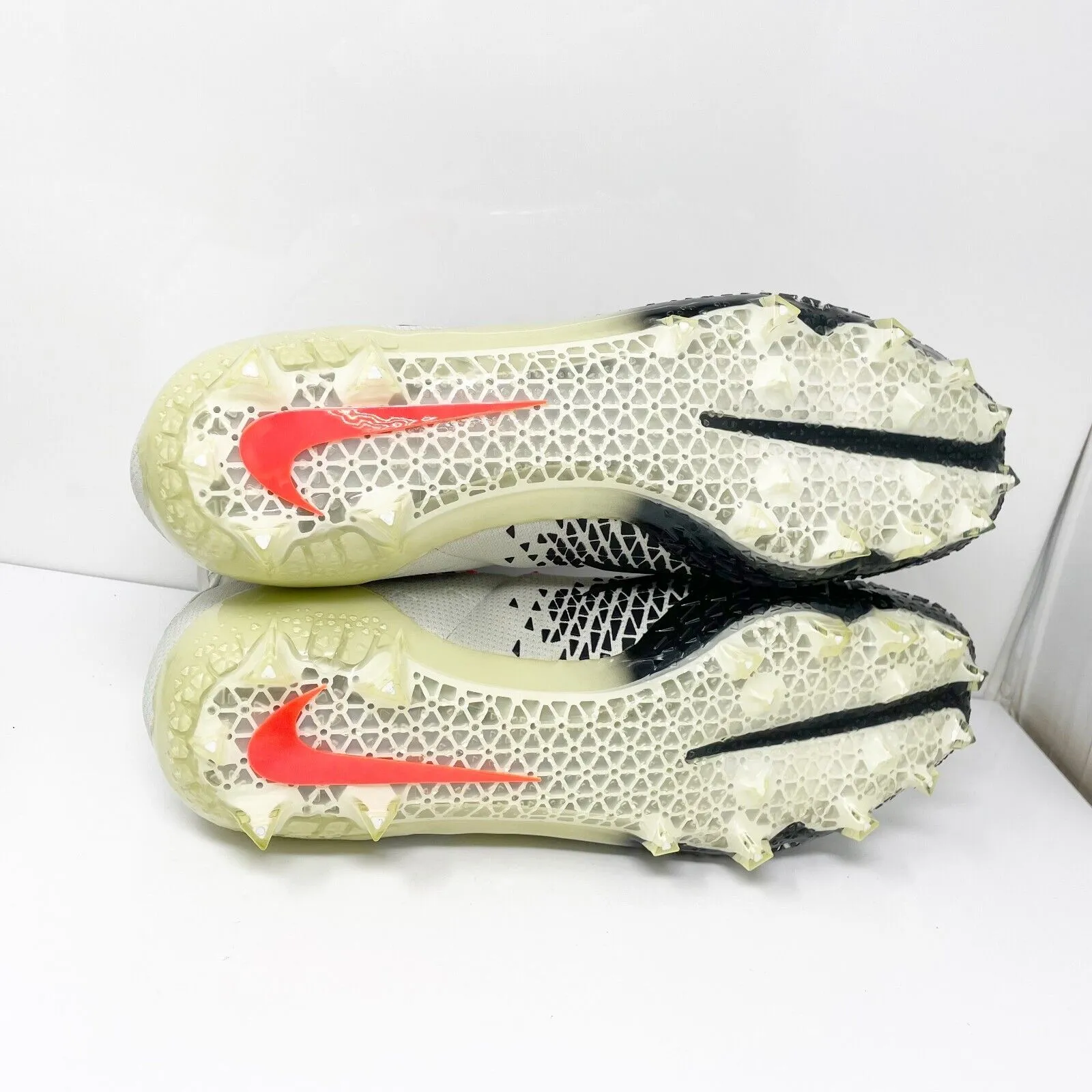 Nike Mens Force Savage Elite TD AT0171-060 White Football Cleats Shoes Size 16