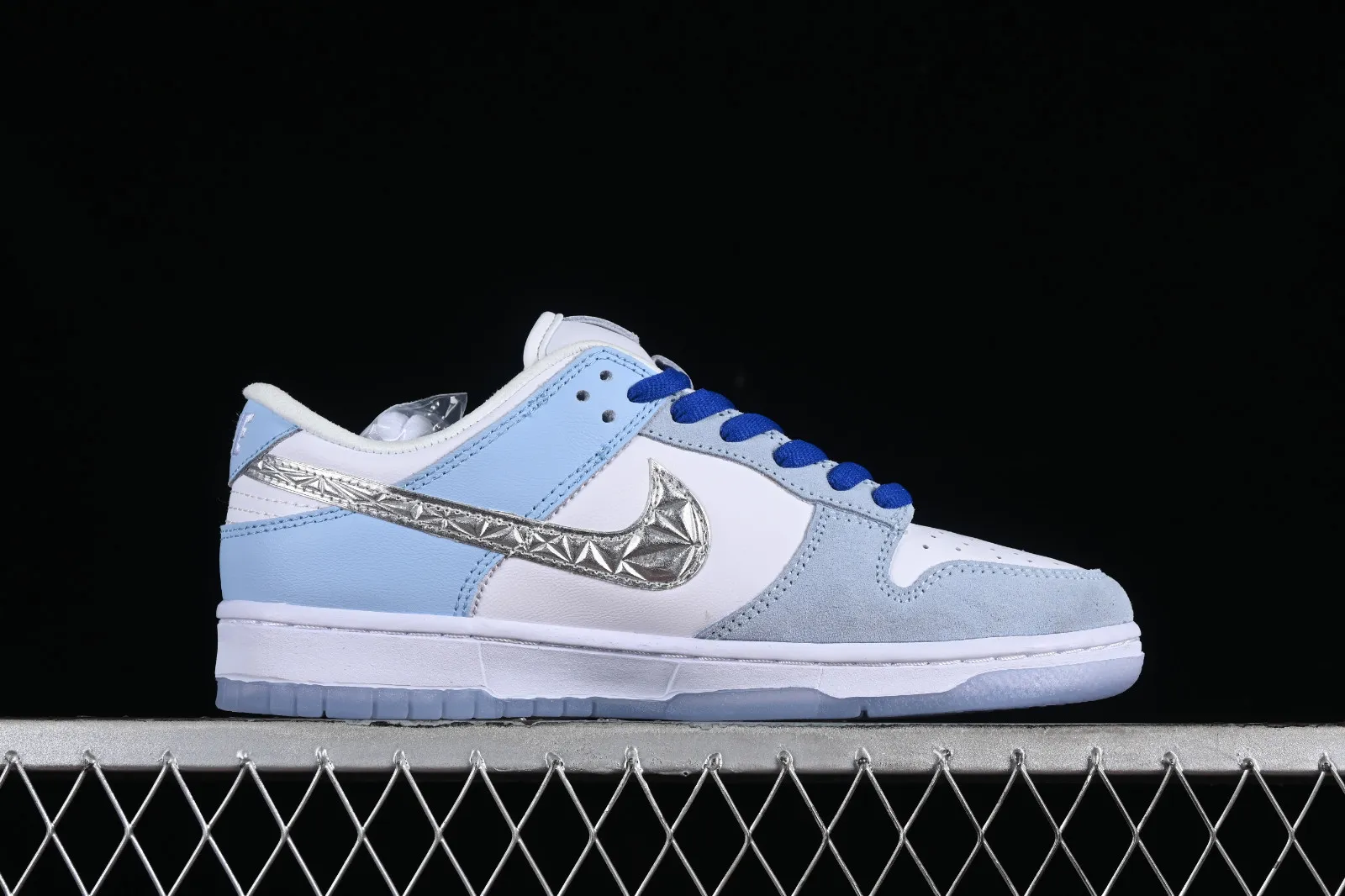 Nike SB Dunk Low White Blue Grey FD2562-300