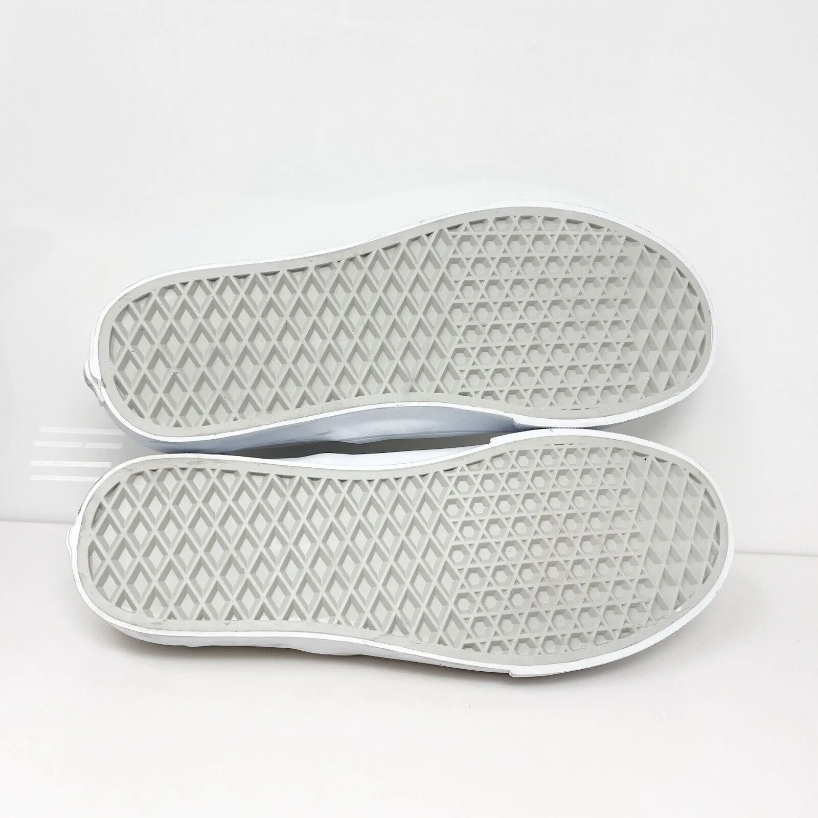 Vans Unisex Classic 721356 White Casual Shoes Sneakers Size M 7.5 W 9