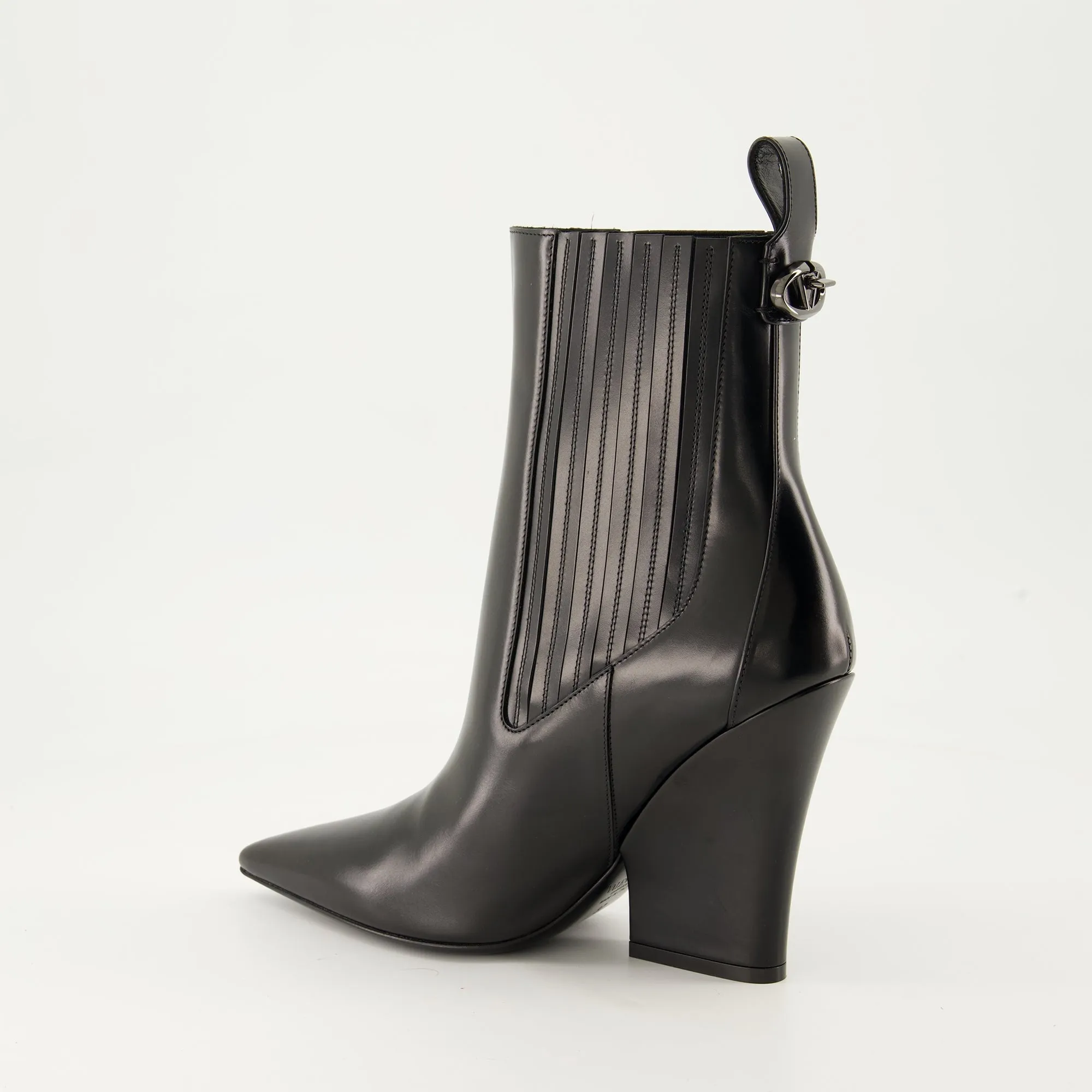 VLogo Leather Ankle Boots