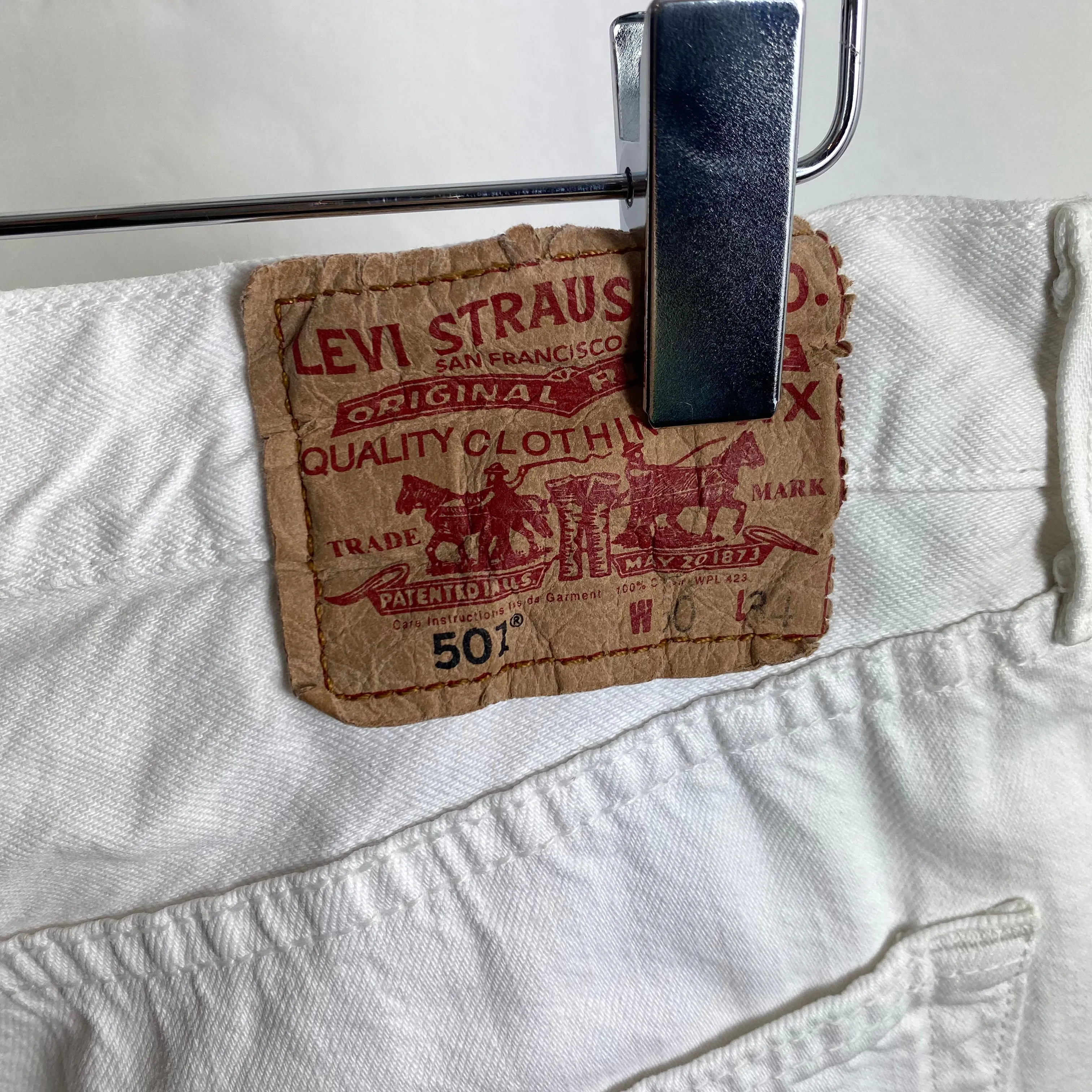 White Levi’s jeans 30x30