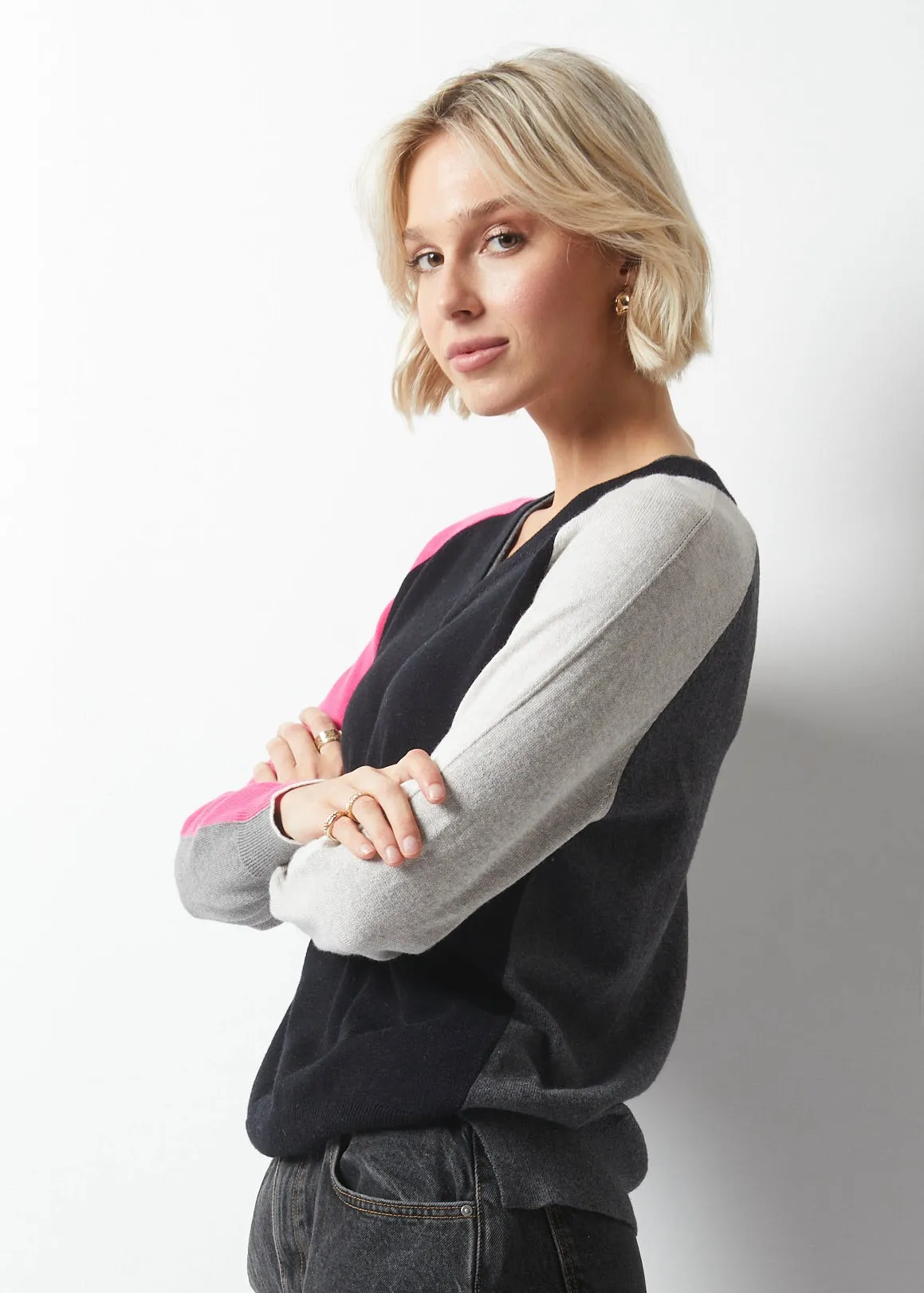 Zaket & Plover College V Neck Sweater - Black